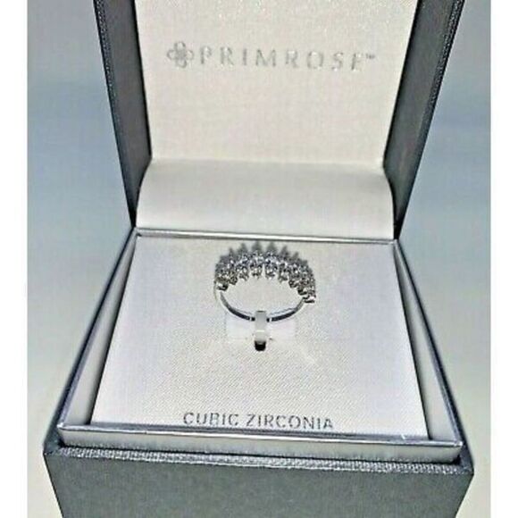 You'll adore this stunning PRIMROSE sterling silver cubic zirconia ring. Size 7 - Picture 2 of 8